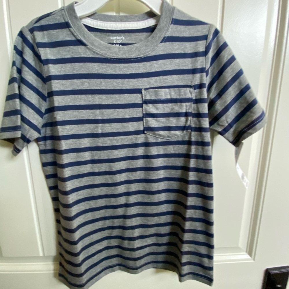 Kids NWT Carter’s size 8 pocket tee